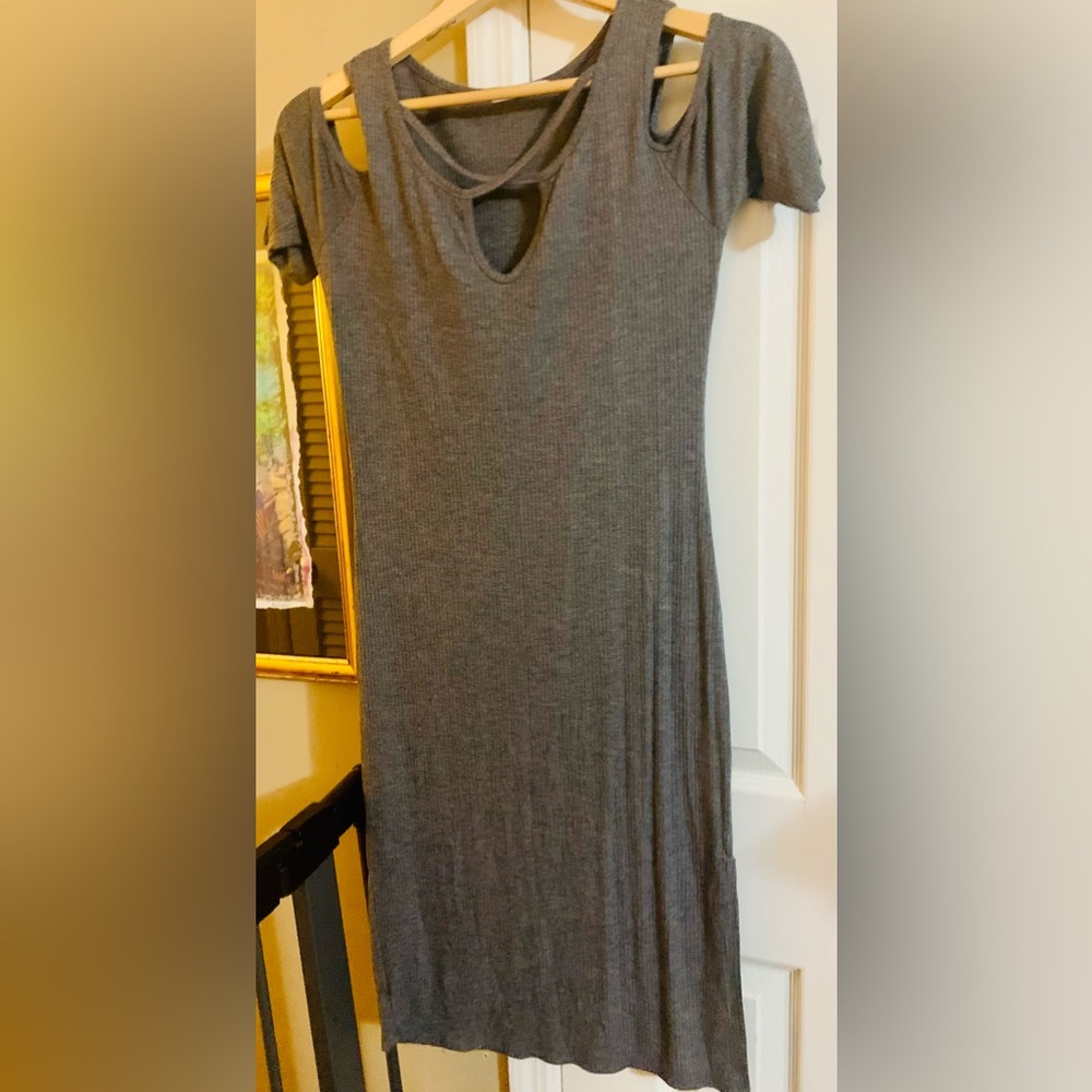 Dress - Picture 3 of 3